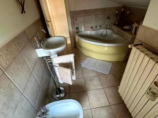 Villa plurifamiliare via San Bernardino 6, Centro, Almenno San Salvatore — foto 2 di 15