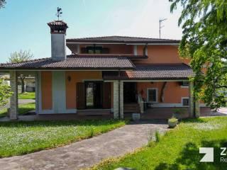 Villa unifamiliare via Giacomo Puccini 1, Centro, Sagrado