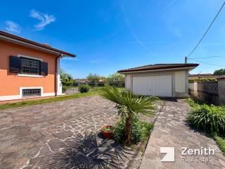 Villa unifamiliare via Giacomo Puccini 1, Centro, Sagrado — foto 4 di 38