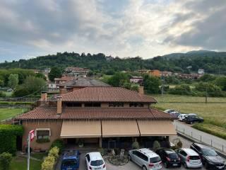 Bilocale via Giuseppe Verdi, Cocquio, Cocquio-Trevisago — foto 2 di 21