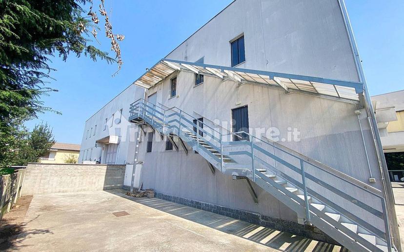 Loft via Don Giovan Battista Radice 10, Saronno — foto 34 di 84