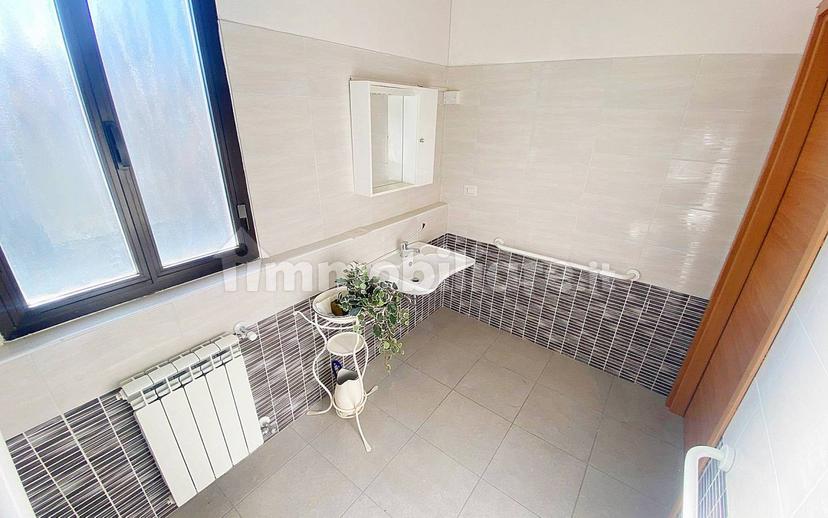 Loft via Don Giovan Battista Radice 10, Saronno — foto 26 di 84