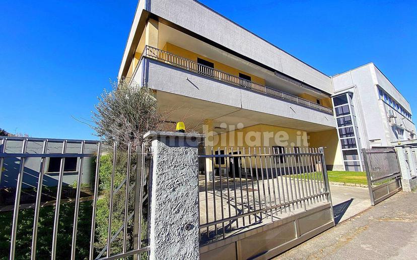 Loft via Don Giovan Battista Radice 10, Saronno — foto 81 di 84