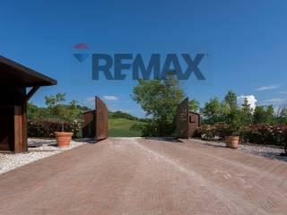 Villa unifamiliare Fraz. Costa 125, Arcevia — foto 4 di 90