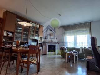 Villa unifamiliare, buono stato, 220 m², Maleo — foto 4 di 24