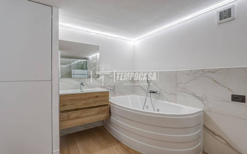 Loft via Briante 22, Centro, Somma Lombardo — foto 26 di 29