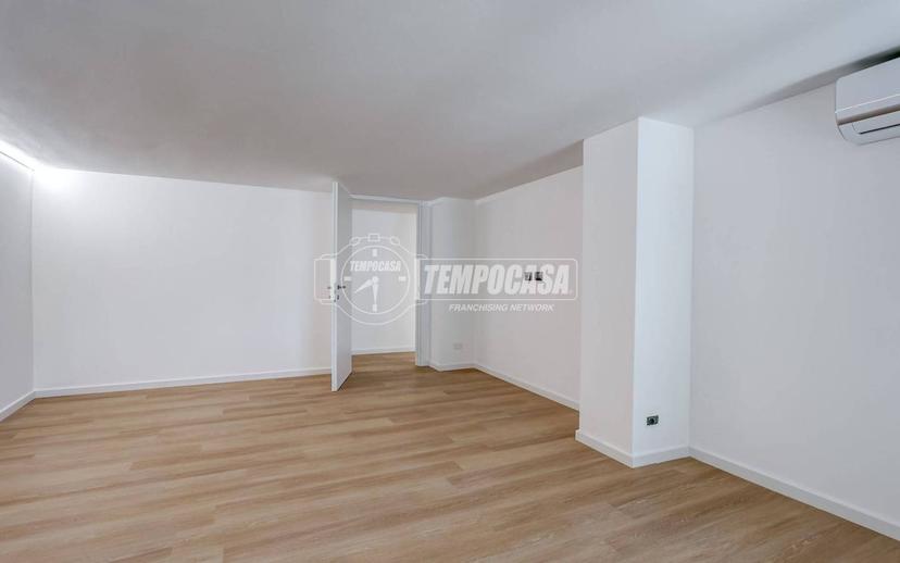 Loft via Briante 22, Centro, Somma Lombardo — foto 8 di 29