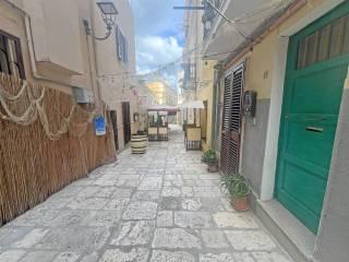 Terratetto unifamiliare via Santa Chiara 10, Centro Storico, Brindisi — foto 4 di 6