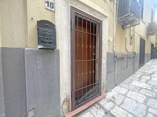 Terratetto unifamiliare via Santa Chiara 10, Centro Storico, Brindisi — foto 5 di 6