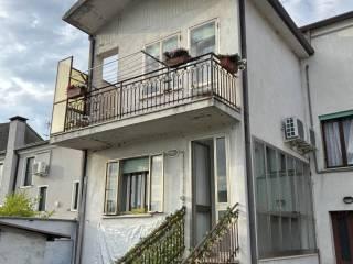 Terratetto unifamiliare 120 m², buono stato, Centro, Fratta Polesine — foto 7 di 50
