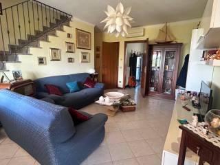 Villa a schiera via Antonio Gramsci, Trecasali, Sissa Trecasali