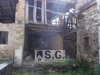 Rustico, da ristrutturare, 600 m², Carve, Borgo Valbelluna — foto 2 di 16