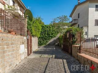Villa a schiera via Enrico Berlinguer, Centro, Pitigliano — foto 6 di 37