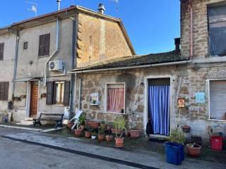 Trilocale via Enrico Celestini, Vasanello — foto 12 di 22