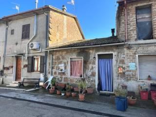 Trilocale via Enrico Celestini, Vasanello — foto 21 di 22