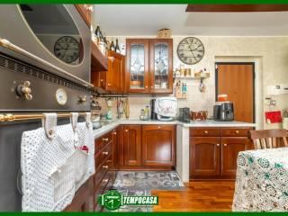 Trilocale via Monte Grappa 18, Centro, Concorezzo — foto 10 di 21