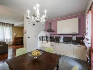 Villa bifamiliare via Gioacchino Rossini, Centro, Castelvetro di Modena — foto 2 di 75