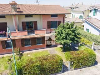 Villa bifamiliare via Eugenio Montale, Porto Mantovano — foto 16 di 50