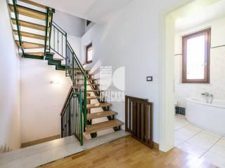 Villa bifamiliare via Eugenio Montale, Porto Mantovano — foto 2 di 50