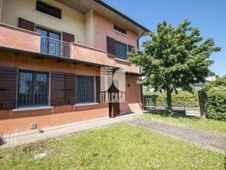 Villa bifamiliare via Eugenio Montale, Porto Mantovano — foto 6 di 50