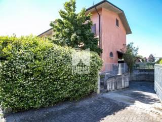Villa bifamiliare via Eugenio Montale, Porto Mantovano — foto 4 di 50