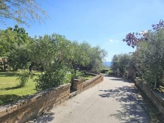 Villa bifamiliare Contrada Fiorano, Loreto Aprutino — foto 4 di 42