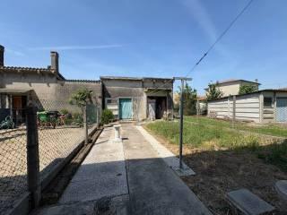 Villa unifamiliare via Cesare Battisti 220, Ceneselli