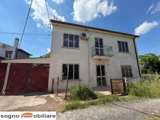 Villa unifamiliare via Malopera Nord, Badia Polesine — foto 5 di 16