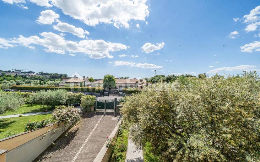 Villa bifamiliare via Macchia dello Sterparo, Frascati