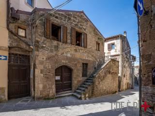 Trilocale via Generale Orsini, Centro, Pitigliano — foto 15 di 26