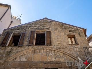 Trilocale via Generale Orsini, Centro, Pitigliano — foto 3 di 26