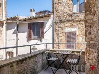 Trilocale via Generale Orsini, Centro, Pitigliano — foto 14 di 26