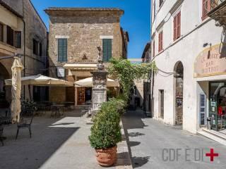 Trilocale via Generale Orsini, Centro, Pitigliano — foto 23 di 26