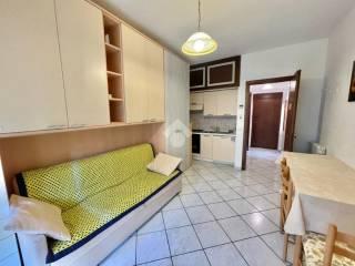 Monolocale via Aurelia 149, Centro, San Bartolomeo al Mare — foto 6 di 15