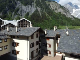 Quadrilocale Strada Larzey-Entrèves 16, Centro, Courmayeur — foto 12 di 28