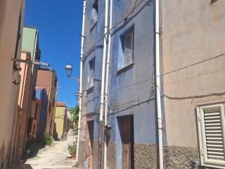 Terratetto unifamiliare via Serravalle, Centro, Bosa — foto 32 di 57