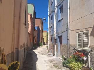 Terratetto unifamiliare via Serravalle, Centro, Bosa — foto 5 di 57