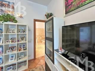 Quadrilocale via Vittorio Veneto 88, Centro, Uscio — foto 4 di 21
