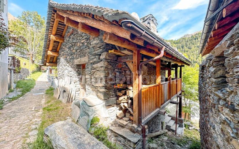Mansarda frazione San Gottardo 2/3, Rimella — foto 3 di 13