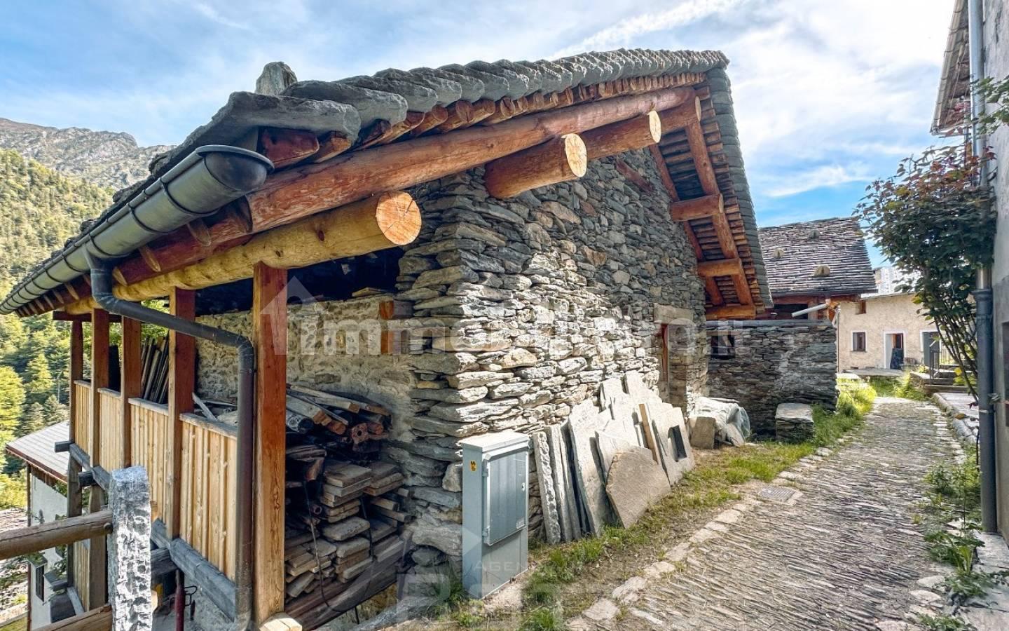 Mansarda frazione San Gottardo 2/3, Rimella