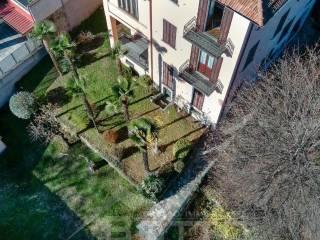 Trilocale buono stato, piano terra, Omegna — foto 2 di 43
