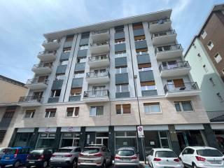 Quadrilocale piazza Arturo dell'Oro 13, Centro, Domodossola — foto 2 di 20