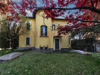 Villa unifamiliare via 25 Aprile 26, Semicentro, Vimercate — foto 9 di 25