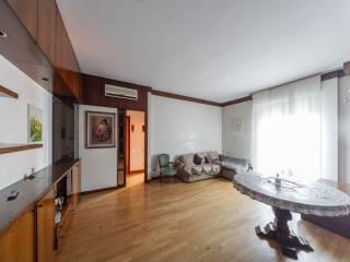 Trilocale via Sant'Elisabetta 17, Centro, Muggiò — foto 9 di 28