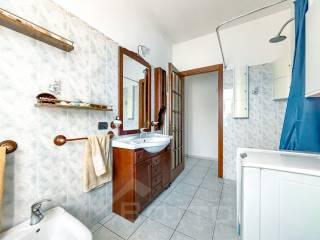 Trilocale via Valle Strona 34, Centro, Omegna — foto 28 di 31