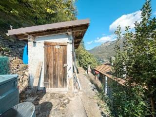 Trilocale via Valle Strona 34, Centro, Omegna — foto 15 di 31