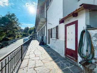 Trilocale via Valle Strona 34, Centro, Omegna — foto 2 di 31