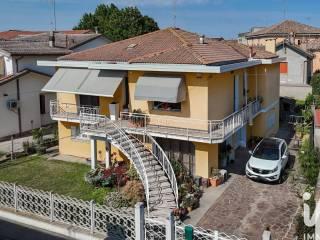 Villa unifamiliare via Zocchi 72, Massa Fiscaglia, Fiscaglia — foto 2 di 28