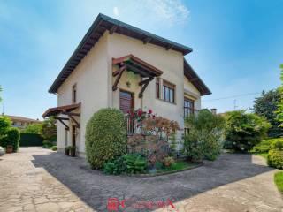 Villa bifamiliare via Gaetano Donizetti 26, Centro, Cassina Rizzardi — foto 6 di 47
