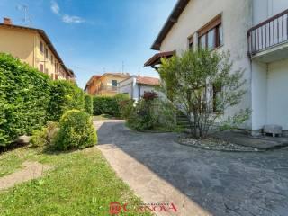 Villa bifamiliare via Gaetano Donizetti 26, Centro, Cassina Rizzardi — foto 9 di 47